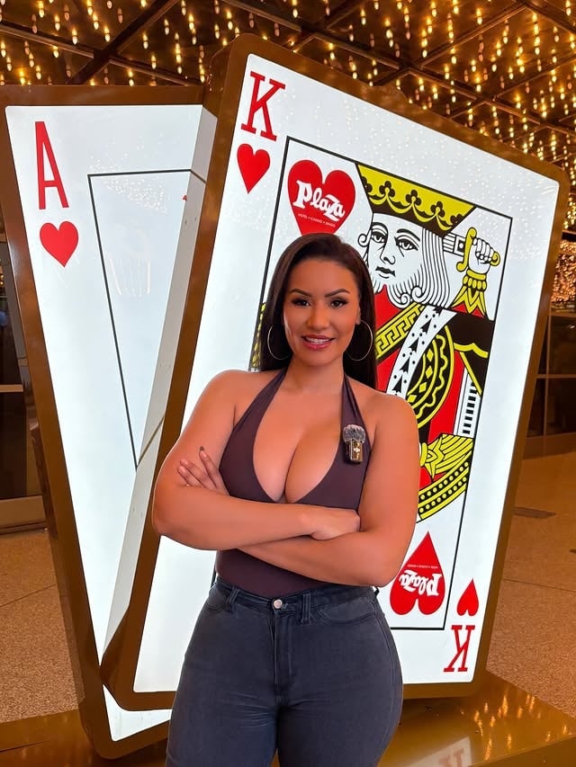 Who’s ready to watch me play Blackjack live? Follow @spinqueen777 for more! Queen of Las Vegas 🔥 P.S. deejaying in NY and Connecticut in October!!!