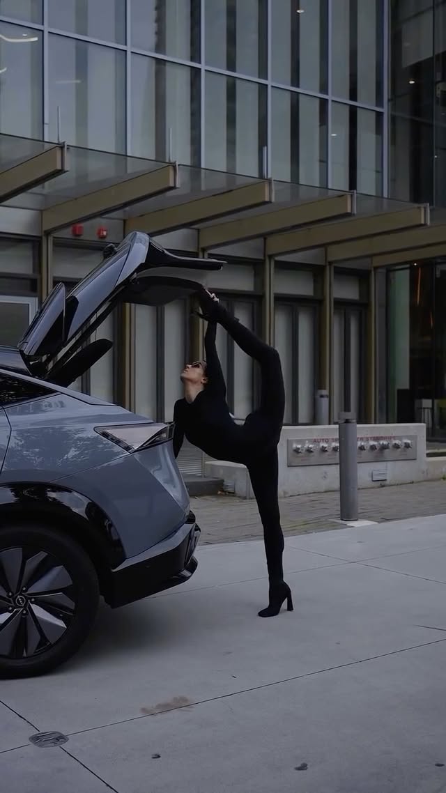 For @nissan ♥️The Nissan Ariya is a futuristic fusion of sleek design and cut-edging technology. Perfectly blended innovation with elegance. Just like me hehe🤪@nissancanada @nissan ✨Videographer: @cinemagic.ca #nissan #nissanariya #nissancanada #carstagram #mynissanadventure by @fit.bysofi