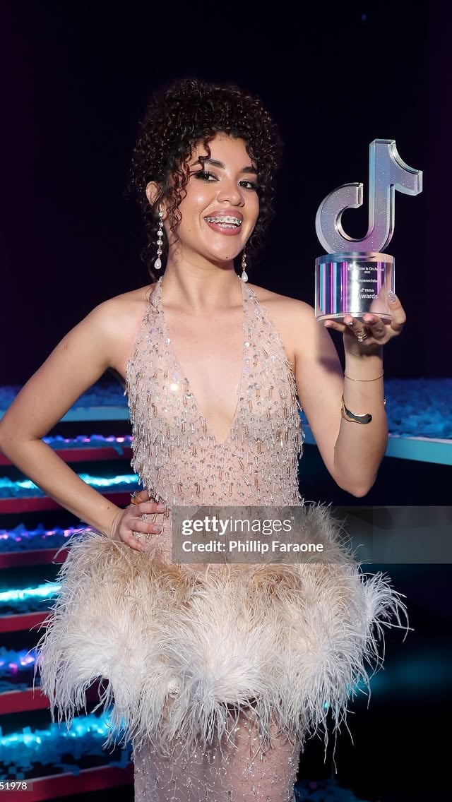 Los amo si se pudo los sueños se hacen realidad Ganamos nuestro primer premio Chisme POTENTEgracias gracias #tiktokawrdsus#tiktok #chismepotente by @dayanechrissel