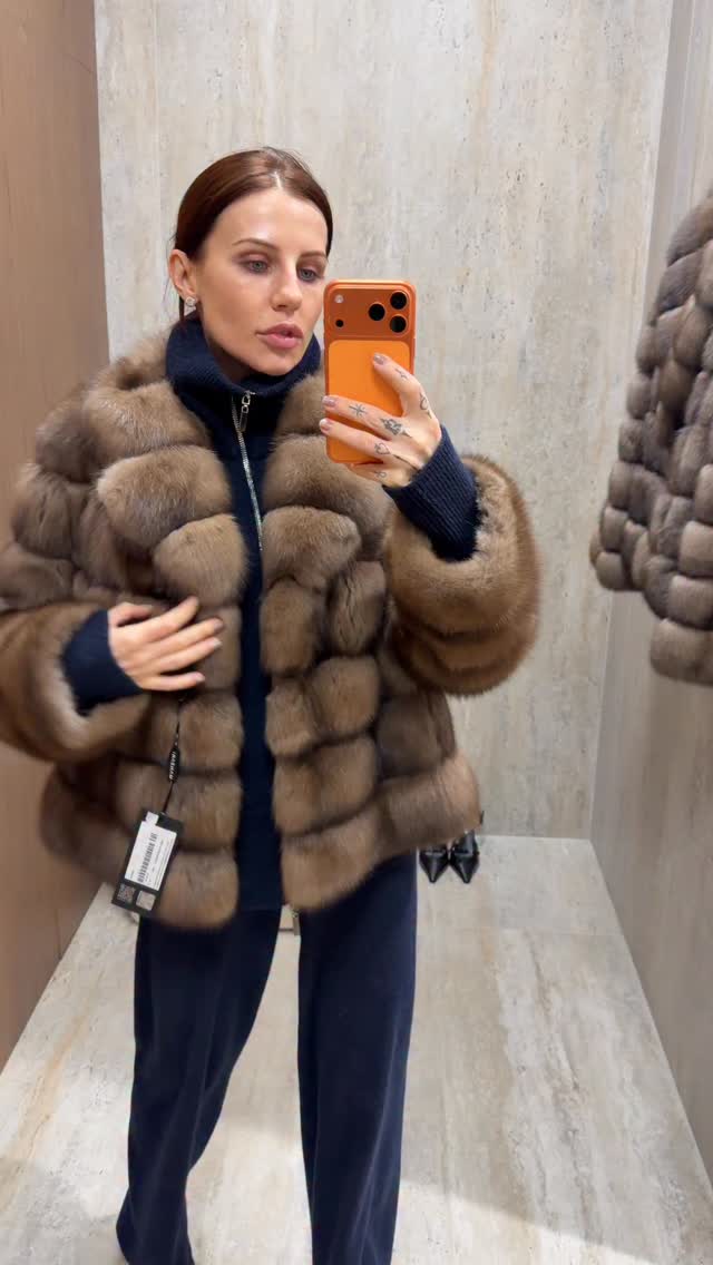Шуба з баргузинського соболю 🖤Поспішайте — кількість обмежена!Напишіть нам у Direct або завітайте в шоурум, щоб приміряти розкіш на собі.#соболь #натуральнехутро #luxuryfashion #шуба2025 #преміумхутро by @fur_season