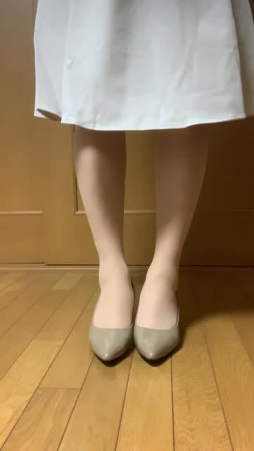 おはようございます

ただいま出勤中です

寒い寒い

#pantyhose
#stockings
#nylons
#pumps