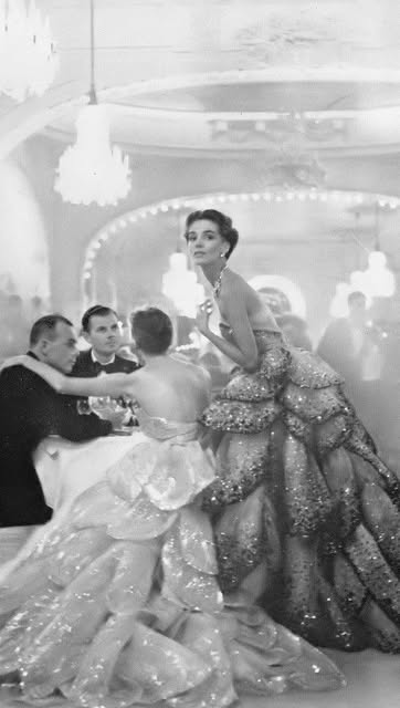 Dior “Junon” (Haute Couture, Fall-Winter 1949)

Love fashion, craftsmanship, and couture history?
Find more at: 🦋 @quintessentiana 

🖤 If Dior’s “New Look” (1947) was a revolution, Junon was the moment that revolution turned into pure couture mythology. It wasn’t designed to be practical. It was designed to be unforgettable. ￼

🖤 The name is not random. Junon is the French for Juno - the Roman queen of the gods, famously associated with the peacock. And the skirt makes the reference obvious: layered, shimmering “petals” that read like peacock feathers turned into architecture. ￼

✂️ How it was built (the couture engineering)
	•	A structured foundation (think hidden architecture) that holds the silhouette in place
	•	A skirt constructed from 45 petals - each one hand-embroidered with iridescent sequins ￼
	•	Materials recorded in museum documentation include silk tulle with sequin embroidery, silk gros de Tours, and horsehair stiffening (that “floating volume” is actually disciplined). ￼

🖤 One of my favorite details: the embroidery brilliance behind Junon is credited to René Bégué (Rébé), one of the great embroiderers of his era. That tells you everything about the level of craftsmanship Dior was demanding in 1949. ￼

Find more here: 🦋 @quintessentiana 🦋

#fashiondesigner #fashion #dress #dressmaker #fashiondesign #couture #dior