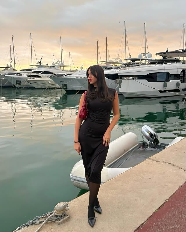 🪭🪭🪭 by @valeriaconca
