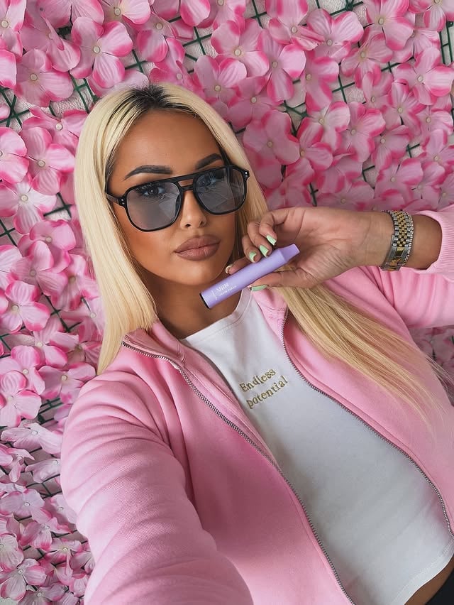 Ova bojaa @crystal_the_real 😍🌸🌸 by @baanjanin