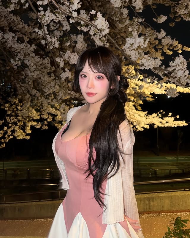 밤에도 이쁘네🌸 by @dami_amond
