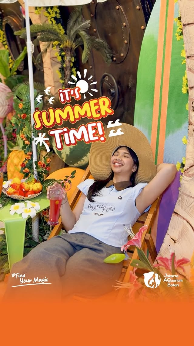 IT’S SUMMER TIME! ☀️🌴A summer beyond the ordinary, where every step feels like a getaway!where the fun never stops and every moment feels like sunshine on repeat ☀️✨Step into the Summer Gateway Tunnel, where colors glow brighter and the vibes feel like sunshine all day! This is your sign to take a summer break, only at Jakarta AQuarium & Safari!#JAQS #JakartaAQuariumSafari #FindYourMagic #LetsGoSafari by @jakartaaquarium