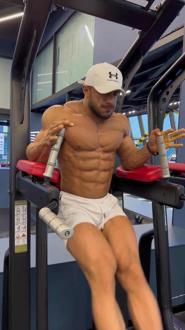 Qarın Əzələsi üçün 2 vacib məsələ:1. Dieta2. Cardio#fitnessmotivation #fitnesslife #sixpackworkout by @hidayet_official_