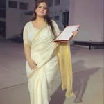 Dr. Shiwani mamgain(thatmoonlady._)'s profile avatar