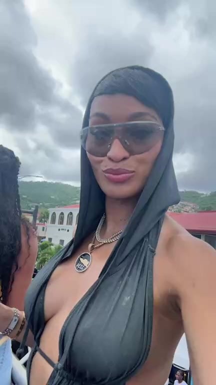 JOUVERT MAWNIN!!!! 🤸🏽‍♀️✨🇻🇮 🍹🌴ST. THOMAS IS ALIVEEE!!! Look pon peopleeee!! 😝 by @janeisha_missvi