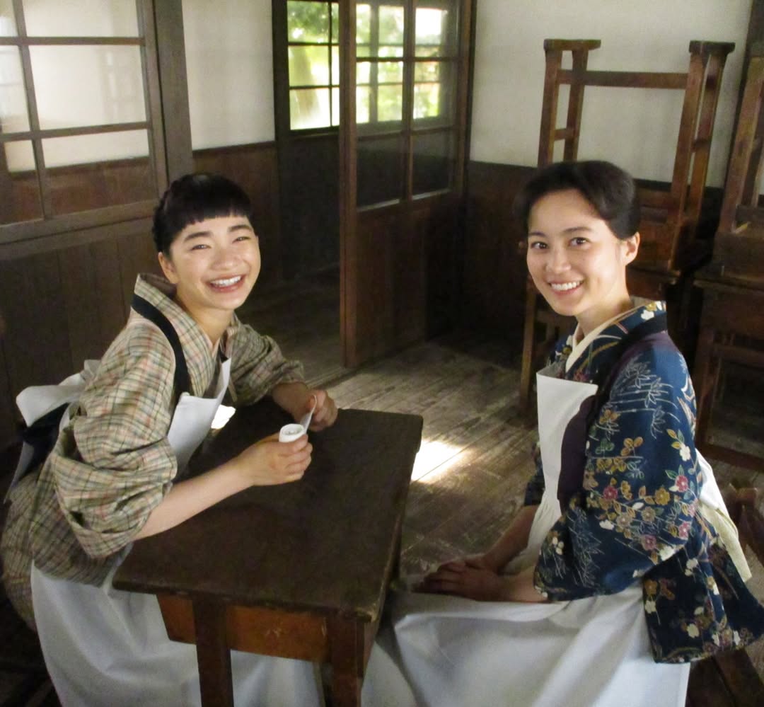 What is a nurse? 勉強中です。りんさんと🤍#風薫る#見上愛 ちゃん#一ノ瀬りん#玉田多江 by @ikutaerika.official
