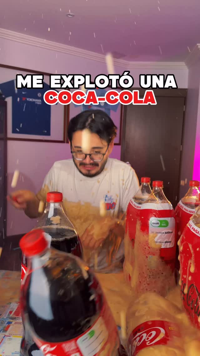 ¿Podré completar la colección de cromos del Mundial 2026 con 23 Coca-Colas más? 👀En la parte 1 abrí 20 Coca-Colas y me salieron 8 de los 14 jugadores de esta colección en colaboración con Panini.Ahora faltan 6 cromos… pero el problema es que pueden empezar a salir repetidos.¿Cuántos crees que me salgan esta vez?#AlbumMundial2026 #Mundial2026 #PaniniMundial #Futbol #CocaColaPanini by @davepautac
