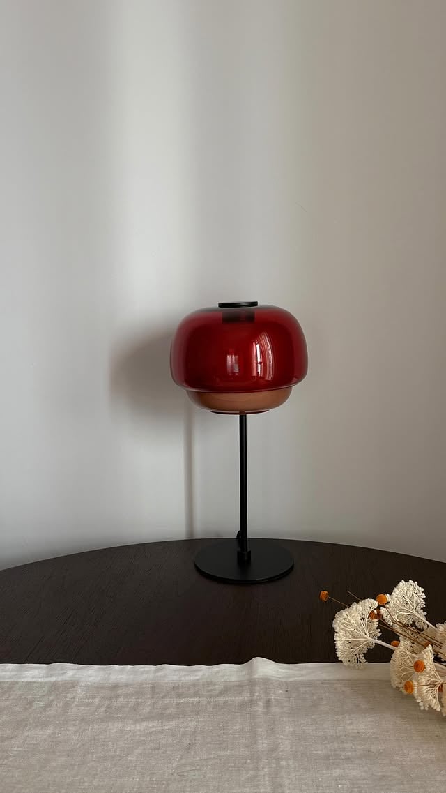 publicidad @laredoute.es y tour por mi salón enseñándoos mis últimas adquisiciones deco ❣️Os dejo las refes y un -15% de descuento con mi código NOELIADP15 🍃Taburete: 350159240Mueble: 350317124Lámpara roja: 350229318Lámpara blanca: 351023328Jarrón: 351015815Portavelas: 350356002#laredouteinterieurs #laredoutees by @noelia.dp