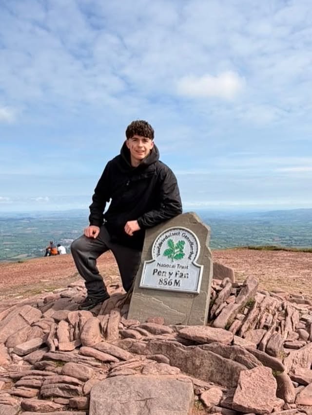 Pen y fan ⛺️#penyfanpeak #camping #hike #peaceful #wales @finnley.wakeman by @rileyroosimmonds