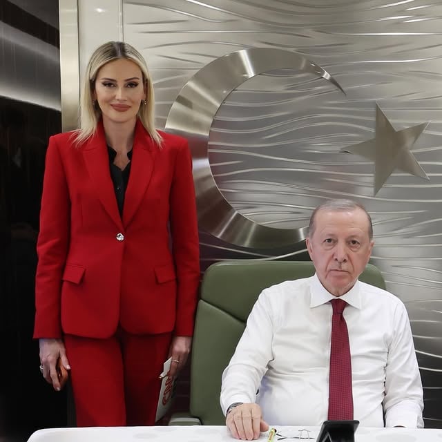 Cumhurbaşkanı Recep Tayyip Erdoğan 🇹🇷 by @fulyakalfa