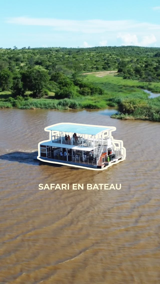 En août 2025, nous avons eu le plaisir d’accueillir @sandrinearcizet à Mopaya Safari Lodge pour lui faire découvrir notre univers, notre passion et la magie de la brousse sud-africaine 🦒🐘Aujourd’hui, elle partage avec vous son expérience lors de notre sortie safari en bateau sur la rivière Olifants et ses rencontres inattendues avec la faune au fil de l’eau… 🐊Voir notre petit coin de paradis à travers son regard ☀️Qui aimerait vivre cette expérience avec nous ?#MopayaSafariLodge #Safari #SouthAfrica #OlifantsRiver #BoatSafari Wildlife SafariExperience NatureLovers by @sandrinearcizet