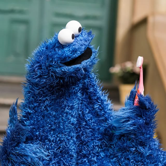 Si tú querer seguir comiendo galletas deliciosas,tú deber cepillarte los dientes después de comerlas. 🦷😁🪥 by @comegalletas