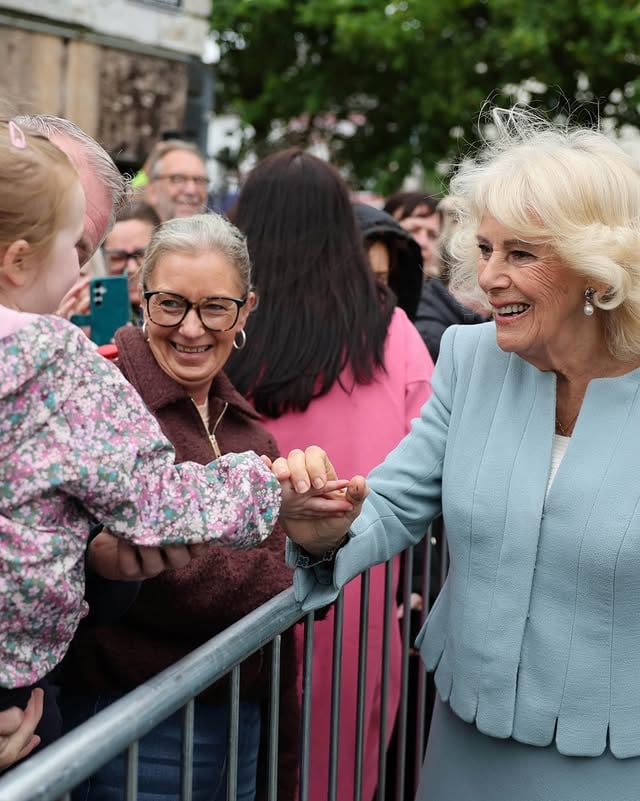 The King and Queen wrapped up their annual visit to Northern Ireland at a vibrant community event in Newtownards.In Conway Square, Their Majesties joined a celebration of local food, artists and businesses.👋 Thank you to everyone who came to say hello!