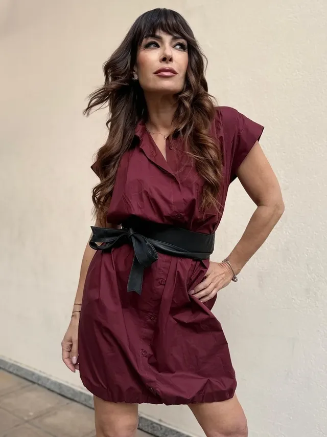 “Bellezza è quando lo sguardo racconta sicurezza, fascino e carattere.” 🌹Ti aspetto stasera in diretta alle 20 con @casalotto su 7 Gold/Telecity.❤️🍀.Abito@coiterofficial @vicolo.official Scarpe@guess by @sheilacapriolo