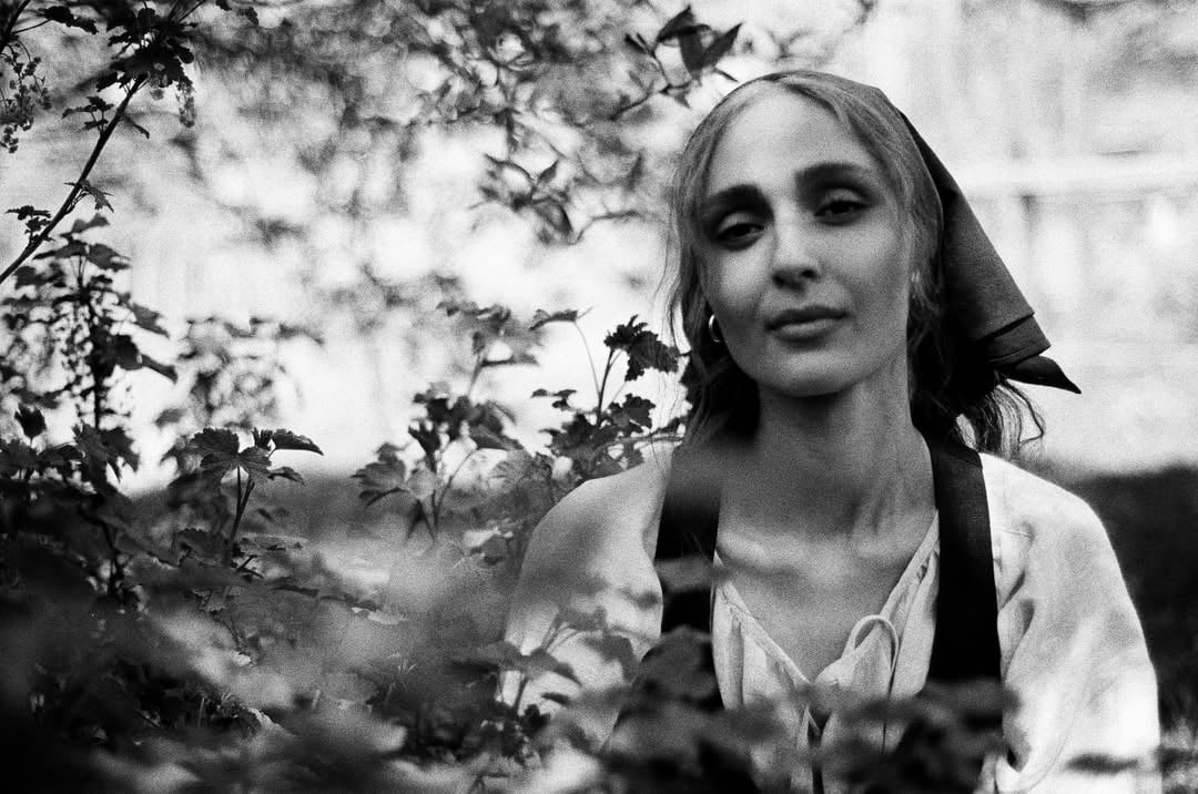 🎞️🖤 by @ovate