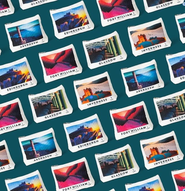 Treat yourself this bank holiday weekend with an ARRAN Sense of Scotland Caledonian Sleeper Travel Bag Gift Set!Use code: ARRAN5 for £5 off.🛍️ Shop online at the link in our bio. #caledoniansleeper #arransenseofscotland by @caledoniansleeper