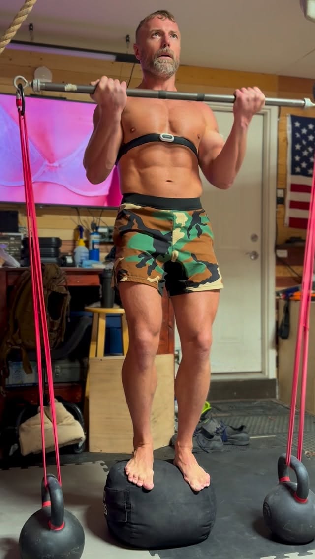 Resistance band biceps curls.4 sets8-12 repsDIY bar is pinned up top#tothecoreactual #fitnessover40 #functionalfitness #resistancebandsworkout #fitcop by @tothecoreactual