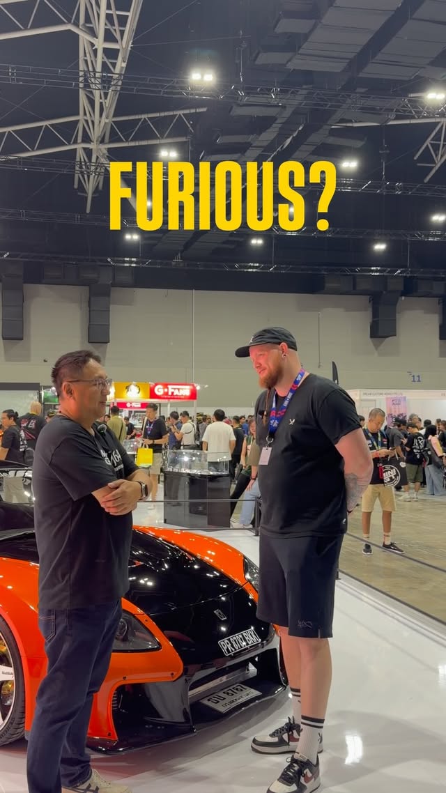 2 Quick Questions with Glen ChouAt MDX 2026 in Kuala Lumpur I had the chance to do a quick interview again with Glen Chou, Director of Mini GT.We talked about the new Fast & Furious line and what collectors can look forward to. Huge thanks to Glen for taking the time!⸻•[werbung/ad]•©johnnys.diecast#minigt #fastandfurious by @lamleygroup