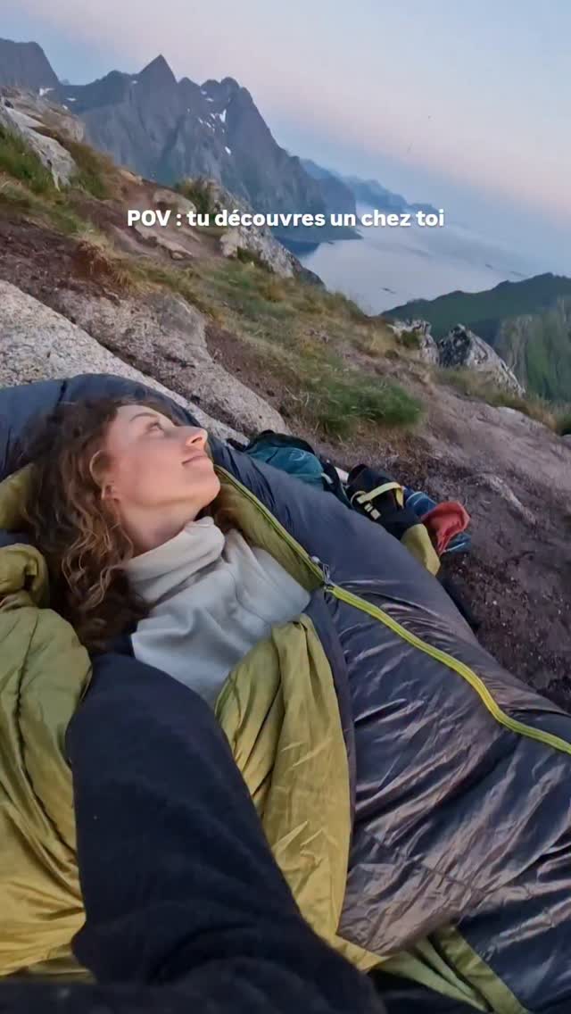ce pays a guérit des choses chez moi, que je ne pensais même pas brisées...j'y suis allée en pensant en prendre plein les yeux, j'en ai aussi pris plein le coeur. des paysages épiques qui t'invitent à ralentir, pour pouvoir toujours plus les observer.un soleil qui ne se couche jamais.et une envie irresistible d'y retourner, encore, et encore...#norvège #voyage #aventure #bikepacking by @tite.cam