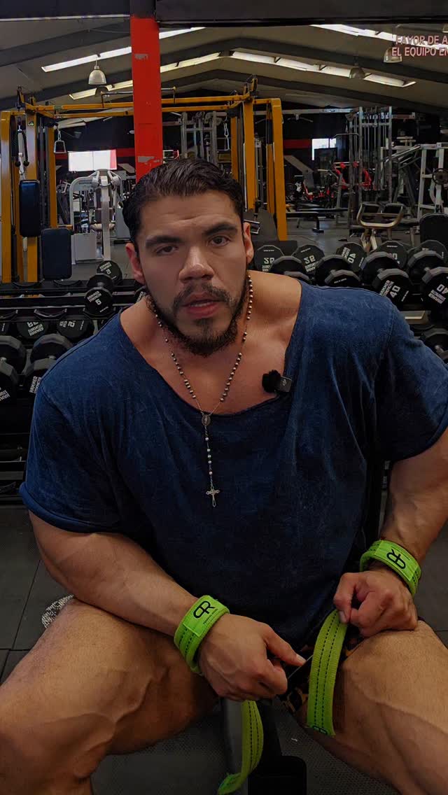 FYI 💡🗣📝🧠✅️¿Entrenas para verte bonito💅 o para estar kbron🦍?#outsizethecompetition#teampersonalrecord #prlifestyle #ripped🏴‍☠️ #pharlabspremium by @jpd_ifbbpro