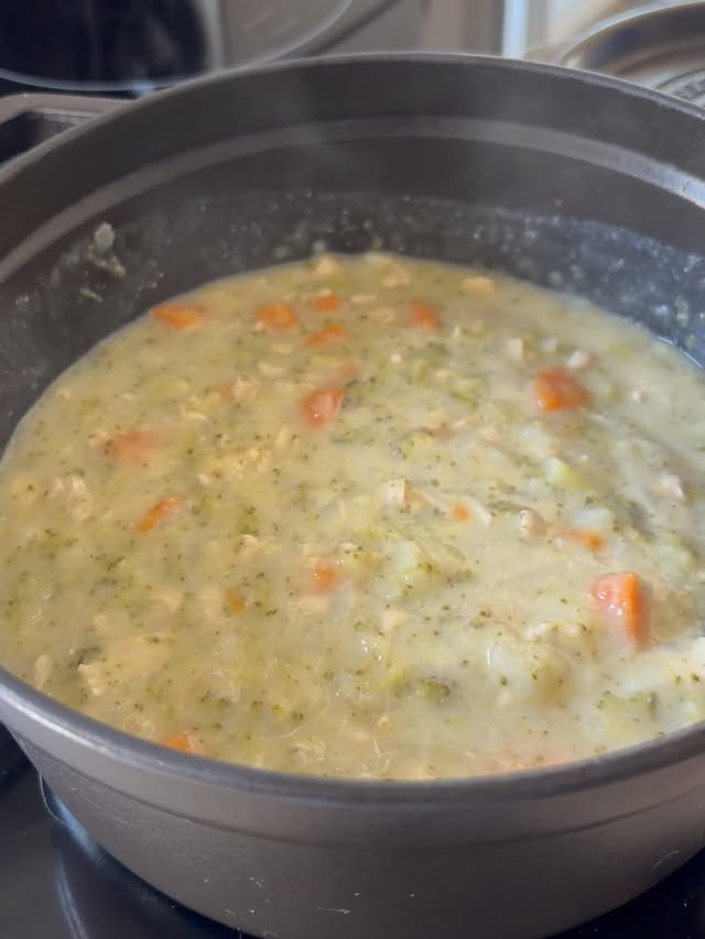 デトックスday#おうちごはん#胃に優しいごはん #creamofbroccolisoup #rionahazuki by @riona_hazuki