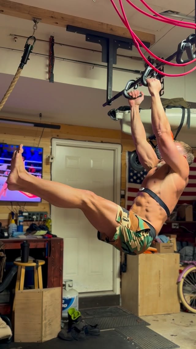 L-Hold Chin Ups.4 setsMax repsGrips from @kensuifitness #tothecoreactual #fitnessover40 #calisthenics #fitnessmotivation #fitcop by @tothecoreactual