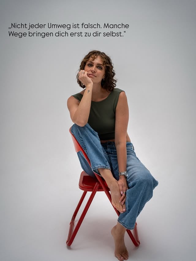 Ich frage mich seit Jahren eigentlich schon: „was will ich zeigen?“- „Wer bin ich hier und wer will ich hier sein?“ und ja ihr kennt mich aus Köln50667, aber auch als Lou und dennoch habe ich nie eine bestimmte Richtung hier eingeschlagen. Dies möchte ich ändern und versuchen einfach mehr ich selbst zu sein, mehr mit euch zu teilen was euch bewegt und auch erreicht und vor allem, nicht groß darüber nachzudenken „poste ich das oder doch lieber nicht…“ also here we Go und schreibt mir gerne in die Kommentare wie ihr das findet ⤵️ by @louisematejczyk
