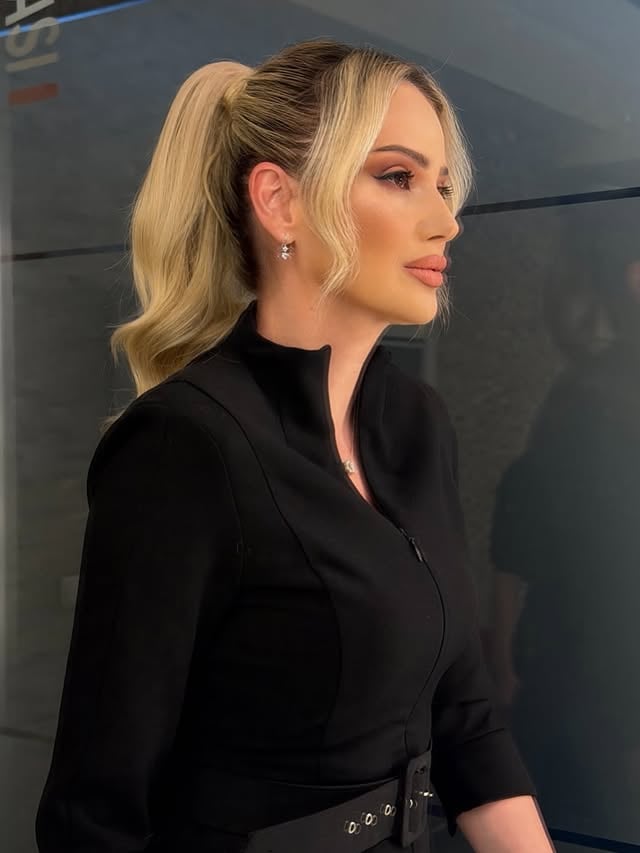 Bu akşam #CNNTÜRKMASASI var🖤 Buyurun bayramlaşalım🤍💐 by @fulyakalfa