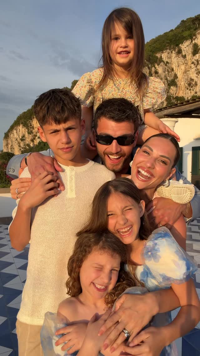 29/05/2026 💒💕 #vallinisfamily #capri by @marcofantini_mf