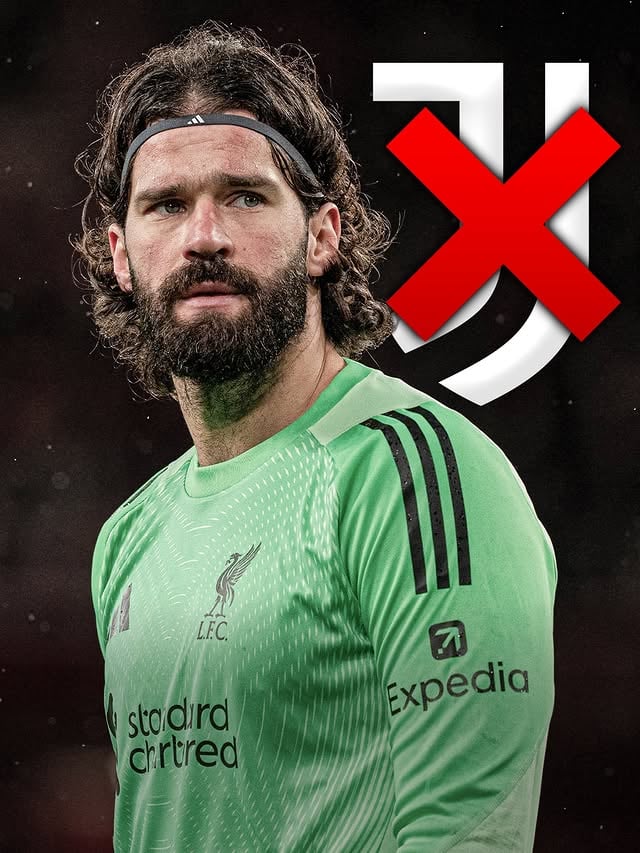 🚨 𝐁𝐑𝐄𝐀𝐊𝐈𝐍𝐆: Liverpool 𝐁𝐋𝐎𝐂𝐊𝐄𝐃 Alisson exit this summer with their final plan for goalkeeper to 𝐒𝐓𝐀𝐘 🔐🔴Juventus had offered a longer contract to Alisson valid for a three year project… but Liverpool told Ali they count on him.Formal communication also made to the GK and his camp as Mamardashvili exit on loan could be considered this summer.Unless there’s a twist or his position changes, 𝐀𝐥𝐢𝐬𝐬𝐨𝐧 𝐬𝐭𝐚𝐲𝐬.