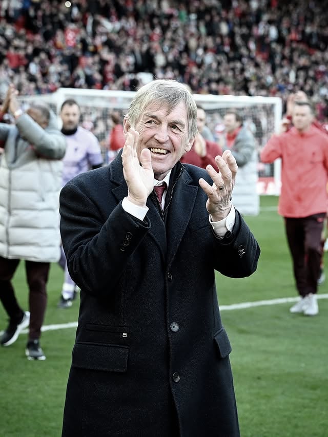 ❤️‍🩹 Liverpool legend Kenny Dalglish confirms a cancer diagnosis, releasing an official statemend today.“As my inadvertent social media post has indicated, I am currently undergoing treatment for cancer,” said Sir Kenny. “Unlike my mobile phone use, the treatment is going well”.“Ideally, this would have remained private because that’s the way it should be, but my useless technology skills have forced my hand!”, Dalglish says in a Liverpool official statement.Be strong, Legend! We’re all with you. 👊🏼