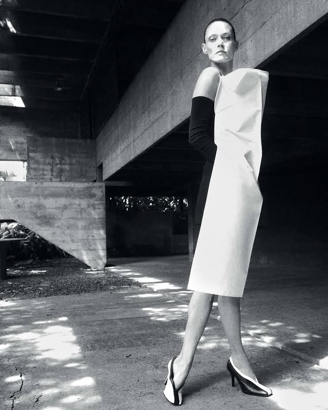 Malgosia Bela for @sothebys The Artist Portfolio Photos : @josholins Styling : @anastasia.barbieri Hair & Makeup : @danielhernandezdh #MalgosiaBela @vivamodel #vivamodel by @vivamodel