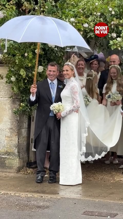 Harriet et Peter Phillips sont mariés ✨💍

Leur union s’est déroulée en l’église All Saints de la petite ville de Kemble dans les Cotswolds ce 6 juin. Une grande partie de la famille royale britannique a fait le déplacement pour célébrer leur amour. 
 
📹 Point de Vue / Olivia Micenmacher

⚠️ Toute utilisation de notre vidéo nécessite une autorisation préalable.
 
#britishfamily #britishroyalfamily #royalwedding #harrietsperling #peterphillips