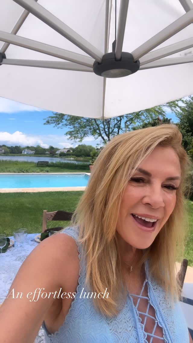 Love doing lunches, poolside having friends over it’s casual. It’s effortless. It’s easy.