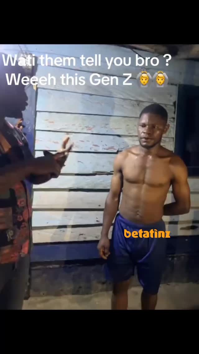 #BetaPipol na una broda dat👆🏾don go confront e woman e side-cock...di intimidate e, di beat e!The man travel go abroad for go hustle, for one and a half year... e liv e woman and dier 4 pikin dem for house...e woman remain for back di sleep wit dis👆🏾oda paddyman.The paddyman di used to kam the married house, wash for dey, nyoksé the woman ontop e matrimonial bed, even wear the woman e massa e klos dem.The man don kam bak for pays, e discover the tin, sotey e don carry e friendem, dey don go confront the side-cock, sotey di beat e.Na video dat👆🏾#BetaTinz #BetaTinzGist
