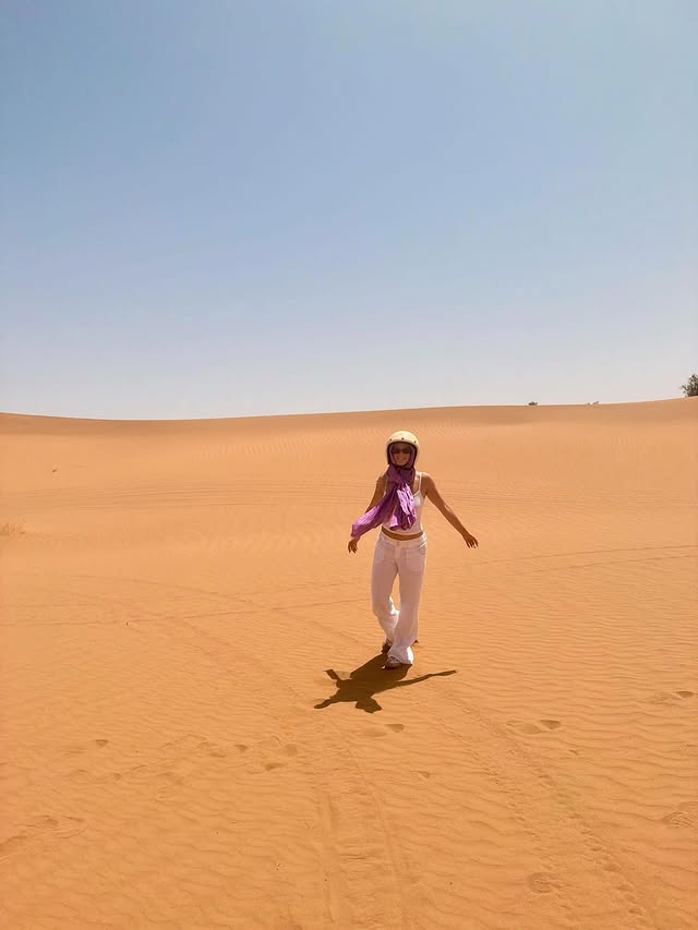 🐪 by @isabellaneustein