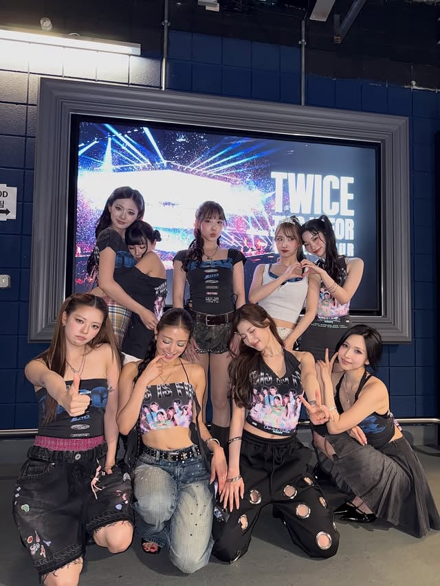 TWICE <THIS IS FOR> WORLD TOUR IN LONDON - Day 2

London, you made it hard to leave 🫶🏻 You made these two nights fly by!

#TWICE #트와이스 #THISISFOR
#TWICE_THISISFOR_WORLD_TOUR
#TWICE_THISISFOR_WORLD_TOUR_IN_LONDON