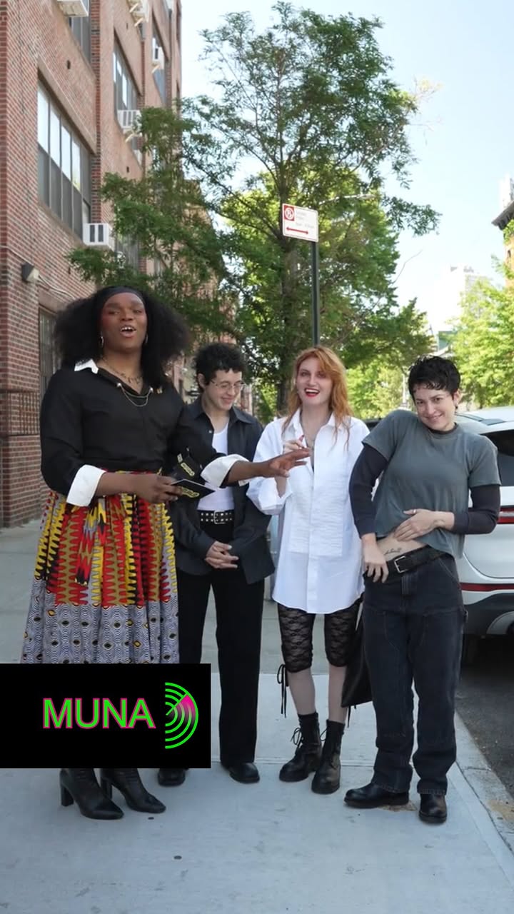 we saw you asking us @whereismuna!!! 

feat. @flurtcobain @katiegavs @jojolovedog 
host: @anania00
created by: @mutualsmedia and @ameliamontooth
produced by: @jayvillanow
produced and shot by: @t1anm31 
q’s and booking: @ilikerainbows
edited by: @andrewbourne
socials: @kim.gif 

#mutualsmedia #gaydarshow #slayyyter #wlw #indigogirls