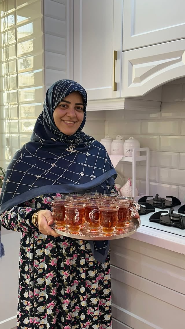 لای ک وکامنت این پست پنج تا هدیه وعیدی ناقابل داره❤️
خداروشکر برای اینکه امسال هم تونستم برای امیرالمومنین 
جشن کوچکی برگزار کنم
الهی به حق این روز عزیز همه وهمه برسن به هرجی تو دل هاشون❤️