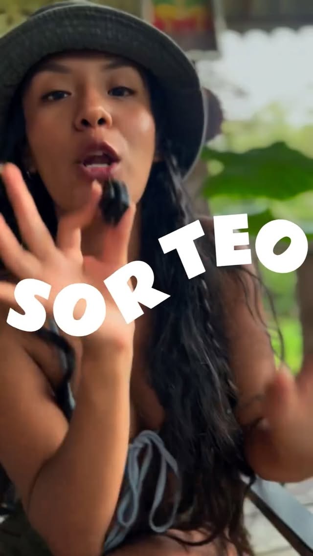 🎊🎉🎉SORTEO PACK SOBERANÍA🎉🎉🎊

¡Nuestra comunidad de ALMAS LIBRES (esta gran familia) ha crecido muchísimo últimamente y mi corazón está lleno de gratitud! Como un mimo para ustedes que están aquí, sosteniendo y compartiendo este camino hacia lo esencial, preparé un regalo muy especial junto a @encantos_selva.

Una/o de ustedes se llevará el Pack Soberanía, una selección de cosmética natural y artesanal para que el autocuidado también sea un acto de libertad.

✨ ¿Qué incluye el Pack? ✨

🦷Pasta dental sin flúor de Menta y eucalipto.
🌸 Desodorante DETOX en crema.
🌿 Shampoo botánico
💧 Oleo amazónico para una piel radiante.

📝 ¿CÓMO PARTICIPAR?

-Sigue a @encantos_selva y @alma.libre.11 
-Dale me gusta a esta publicación.
-Etiqueta a 2 personas en los comentarios (puedes comentar /las /veces que quieras para tener más opciones, siempre que sean personas distintas).
-Comparte este post en tus historias y etiquétanos.

🗓 DATOS IMPORTANTES:
Desde el 5 al 21 de junio (solsticio)
Resultado: El ganador o ganadora se anunciará el 21 de junio.
Entrega: El ganador/a asume el costo de la entrega o coordina el recojo del premio.

*Este sorteo es válido solo para personas en Perú 🇵🇪.

#almalibre #packsoberania #cosmeticanatural #encantosdelaselva #nuevomundo