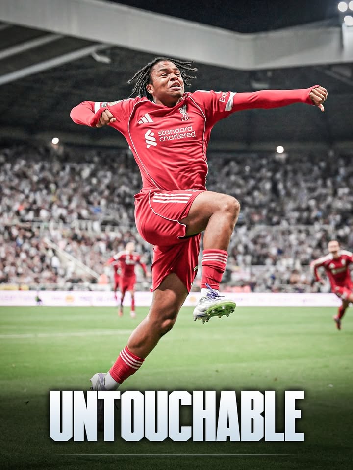 🚨 𝐄𝐗𝐂𝐋𝐔𝐒𝐈𝐕𝐄: Liverpool consider Rio Ngumoha as 𝐔𝐍𝐓𝐎𝐔𝐂𝐇𝐀𝐁𝐋𝐄 and 𝐍𝐎𝐓 𝐅𝐎𝐑 𝐒𝐀𝐋𝐄 this summer 🔐🛑

Despite reports on Bayern move, Liverpool stance is clear as Ngumoha will 𝐍𝐎𝐓 leave the club after signing a new deal 🤝🏽

Liverpool’s answer to Bayern links. 𝐍𝐨 𝐰𝐚𝐲. ❌⭐️