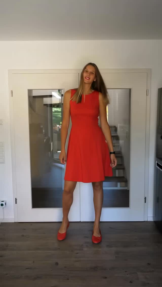 Being over 2m tall you are always happy to find a dress… #tallgirl #tallwoman #tallfashion