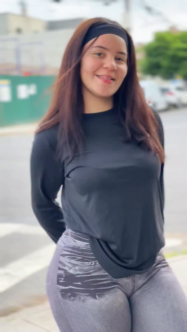 En paz me acuesto y me duermo, porque solo tú, Señor, me haces vivir confiado.🖤🍂✨(Salmo 4:8)✨🍂🖤