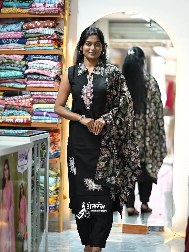 Book now on what’s app📞7820863131Our Store Location (Saswad)📍Hadko road, near har jivan hospital saswad✨What we offer✨👰Wedding collection | 👗Designer Dress| 💃western wear | 👩‍💼Office wear 👶kids wear💎premium. Trendy . Exclusive Designs.❤️Saswad trending fashion store🌸festive look | Daily Fashion🌸 by @ankuu_7satale