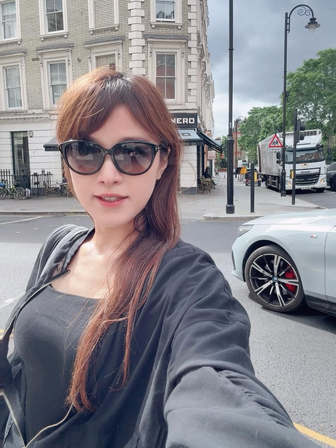 I’m in London!!
It’s my first time in Europe, and already getting 
so much inspiration here. I’ll be performing at 
Toulouse Lautrec next week,so excited to share my music! 
After London, I’m planning to visit a few other countries in Europe…!(Still haven’t decided where yet😇)

ロンドンに到着！
実は来週末、ロンドンのジャズクラブに初出演します。
ついにヨーロッパ初進出…‼️
まさに。来月発売のアルバムのタイトル、
「Chasing the World」をリアル実行＆拡張中です！笑
空港到着後から小さなハプニングはあれども。
なんだろう？この綺麗な街並みと、なんとも言えない
人々の歩くテンポ感とか空気感とかなんかすごい良くて。
もしかしたら、めっちゃ大好きになってしまうかも…🥹
ちなみに今回の公演を含めた10日間くらいは
ロンドンステイし、その後はヨーロッパの別の国へ、
一人で放浪の旅に出かけるつもりです。
(どこ行くかはあえてまだ決めない笑)
また気が向いたタイミングで書きま〜〜す
　

【近日のスケジュール】　
6/11(Thu)Toulouse Lautrec(London)
6/12(Fri) Toulouse Lautrec(London)
6/13(Sat) Toulouse Lautrec(London)
6/27(土)お茶の水NARU
7/4(土)名古屋Mister Kenny’s
7/5(日)名古屋Mister Kenny’s(昼)
7/11(土)本厚木Cabin 
7/17(金)那覇ライブハウス寓話
7/18(土)那覇Gala &那覇オフ会
7/19(日)石垣島すけあくろ
7/20(月祝)石垣島シークレットライブ
7/24(金) お茶の水NARU(予約は6/27の夜22時〜ナルHPで)
————————————————————
7thアルバムリリース全国ツアー 開始！
————————————————————
(下記はツアー以外のスケジュールも含まれます)
7/30(木)京都Bonds Rosary
7/31(金)大阪Gallon
8/1(土)和歌山Desafinado(solo)
8/7(金)本厚木Cabin
8/9(日)インペリアルジャズ大阪
8/12(水)インペリアルジャズ東京
8/21(金)浜松Hermit Dolphin
8/22(土)名古屋Star Eyes(昼)
8/23(日)八ヶ岳ジャズフェス
8/27(木)仙台Stardust
8/28(金)秋田Cat Walk
8/29(土)桐生Village
8/30(日)入間グリーンティージャズフェス
9/5(土)長野Back Drop
9/6(日)甲府Alone (昼)
9/18(金)BDライブ(coming soon)
9/19(土)BDライブ(coming soon)
9/23(水)倉敷Avenue (solo)
9/24(木) 高松  燦庫
9/25(金)広島bird
9/26(土)徳島Coti
9/27(日)coming soon
10/8(木)大分Blick Block
10/9(金)福岡border
10/10(土)熊本Cib (昼)
10/11(日)横濱ジャズプロムナード
10/16(金)小山Fellows
10/17(土)日立 サテライト日興(昼)
10/30(金)札幌Jamusic
10/31(土)札幌D-bop

#london #ロンドン #toulouselautrec #jazz #pianist