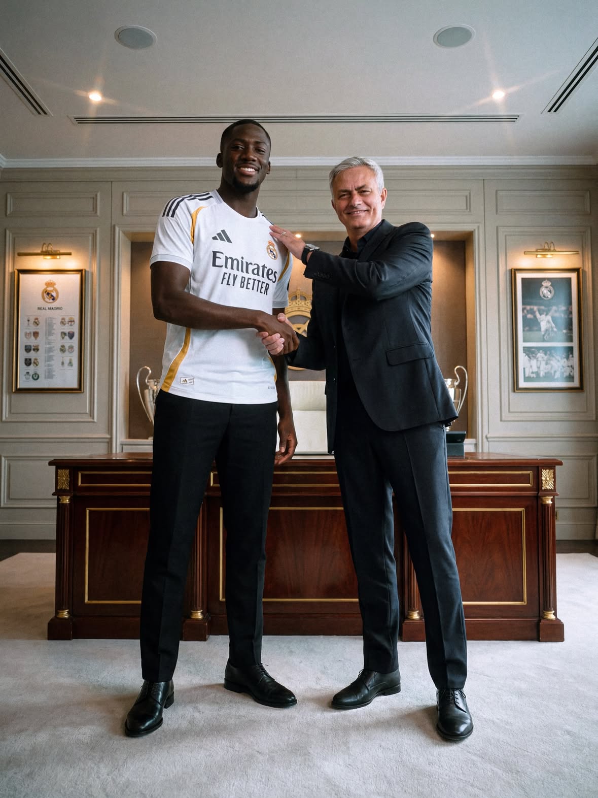 🚨 𝐁𝐑𝐄𝐀𝐊𝐈𝐍𝐆: Ibrahima Konaté has just 𝐒𝐈𝐆𝐍𝐄𝐃 his official contract at Real Madrid — until June 2030! 🔐⚪️

Club statement to follow for French centre back who joins on free transfer from Liverpool after leaving the Reds last week.

The deal has been 𝐟𝐮𝐥𝐥𝐲 𝐚𝐩𝐩𝐫𝐨𝐯𝐞𝐝 by José Mourinho. ✅👌🏼

𝐑𝐚𝐭𝐞 𝐭𝐡𝐢𝐬 𝐬𝐢𝐠𝐧𝐢𝐧𝐠 𝐟𝐫𝐨𝐦 𝟏 𝐭𝐨 𝟏𝟎! 🇫🇷